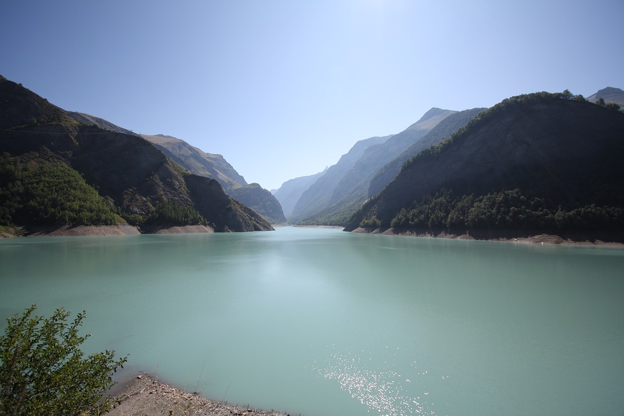 lake chambon oisans free photo