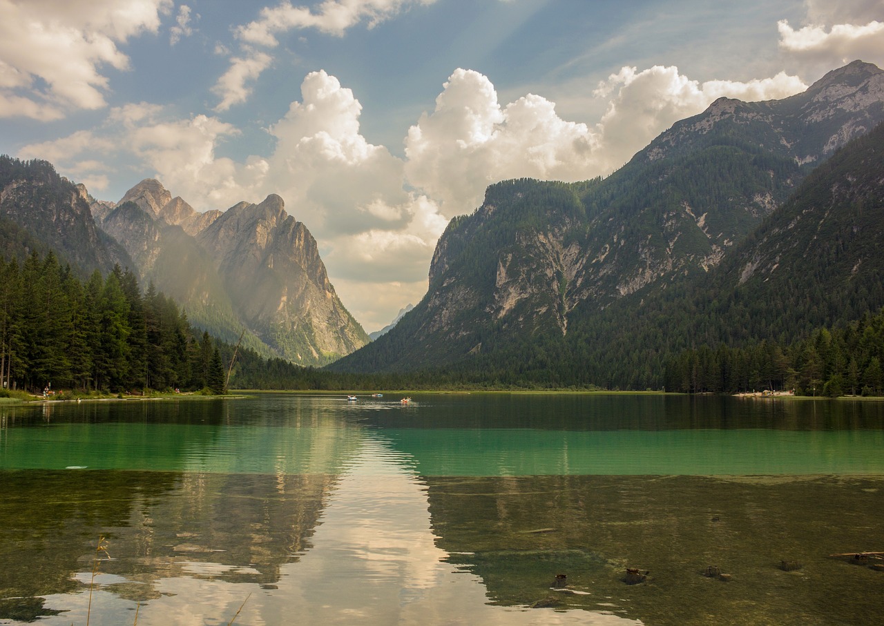 lake mountains water free photo