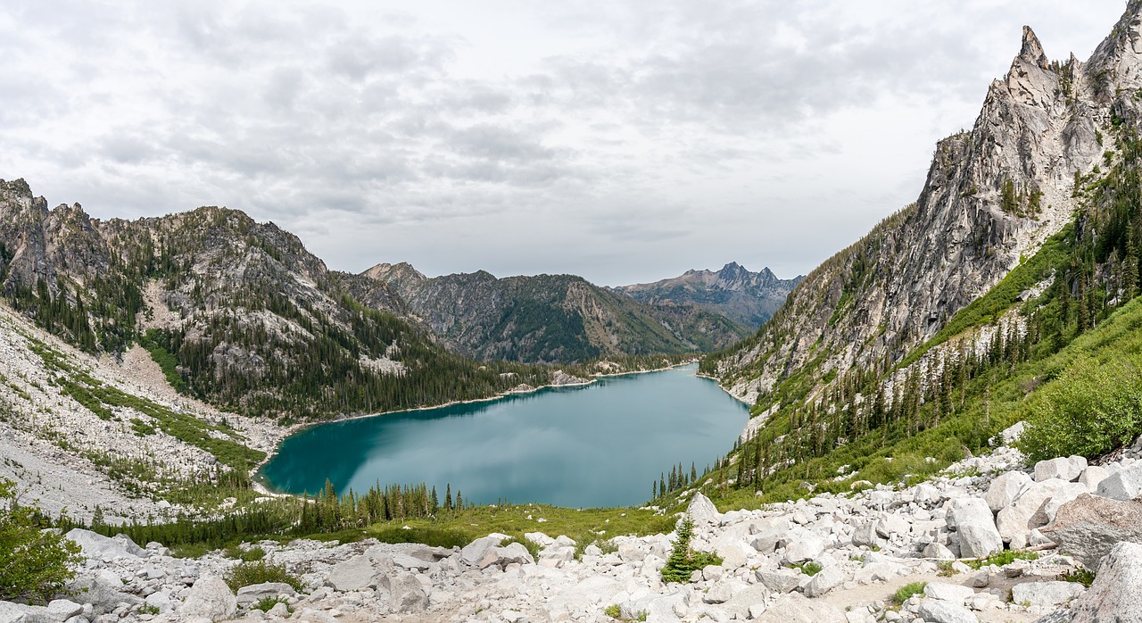 lake landscape mountain free photo