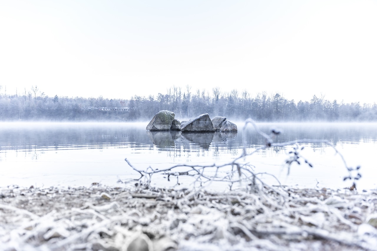 lake stones frost free photo