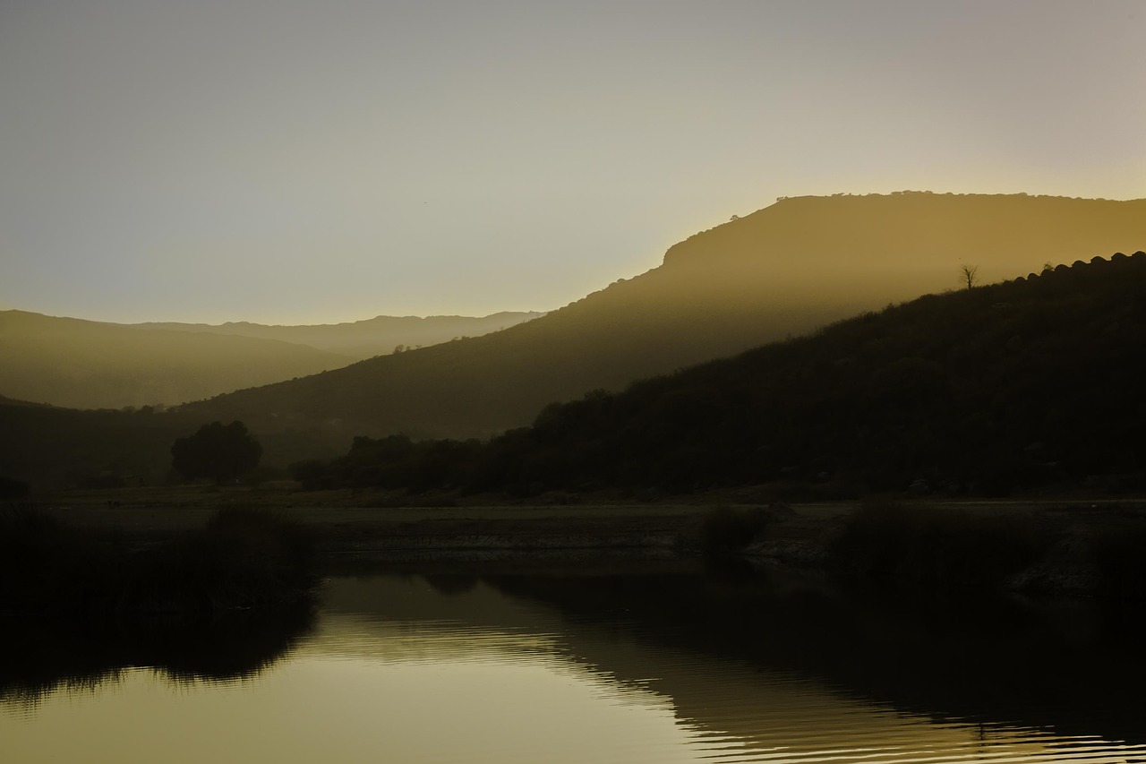 lake landscape mountain free photo