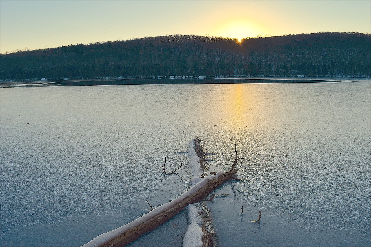 lake frozen water free photo