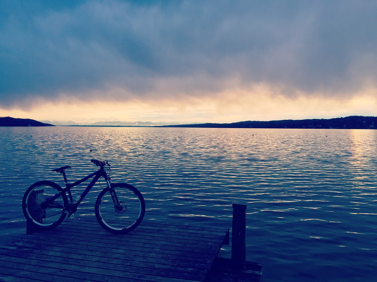 lake weather cloudy free photo