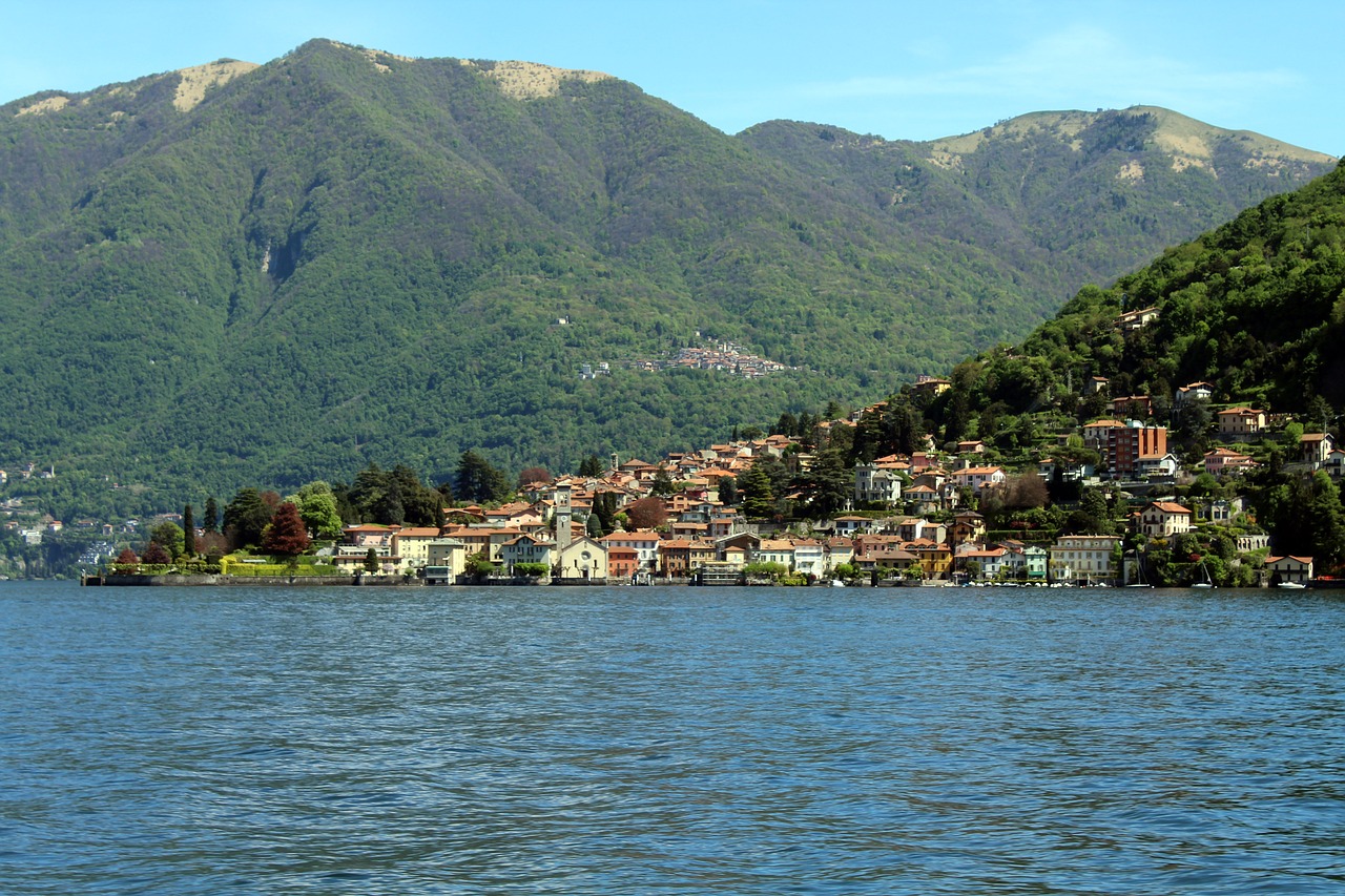 lake como italy free photo