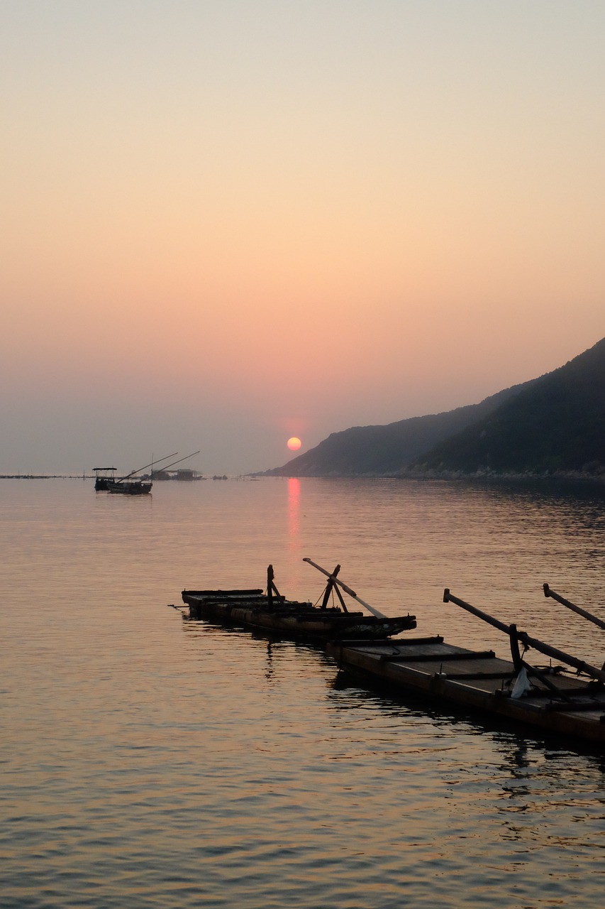 lake shantou ship free photo