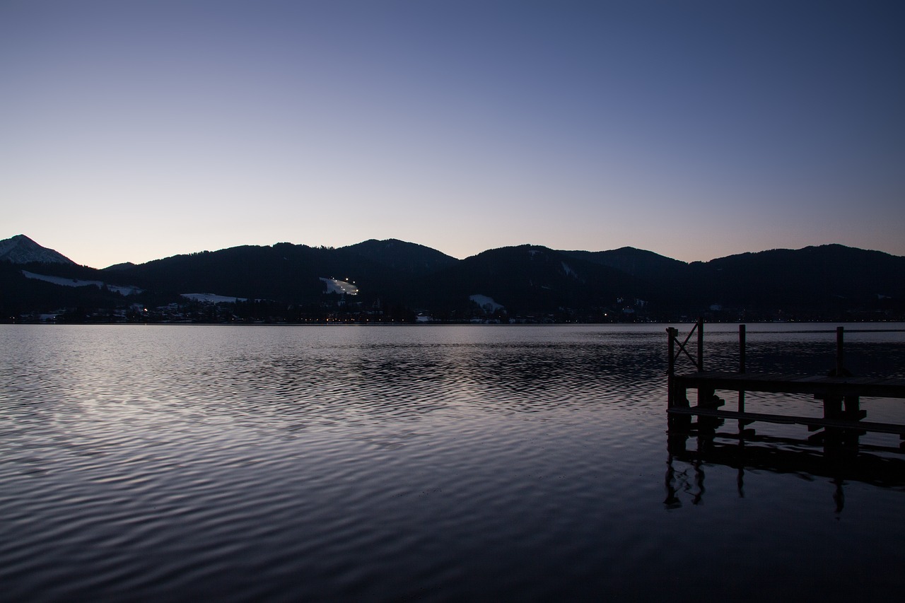 lake mountains panorama free photo