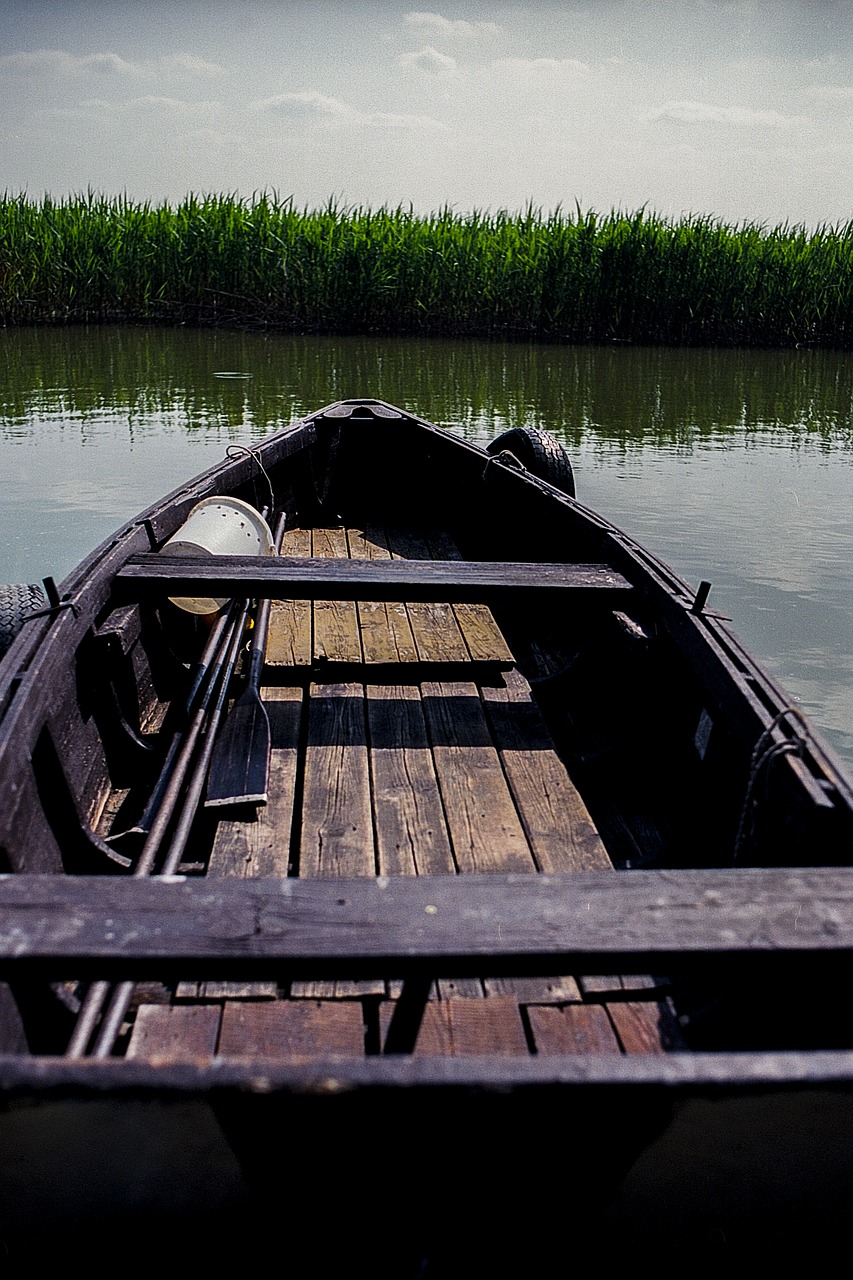 lake boat small free photo