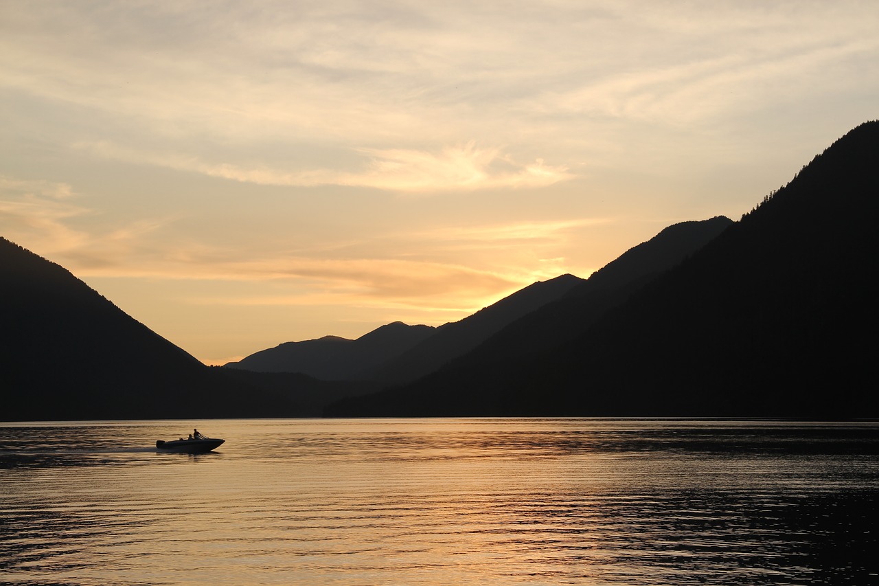 lake boat sunset free photo