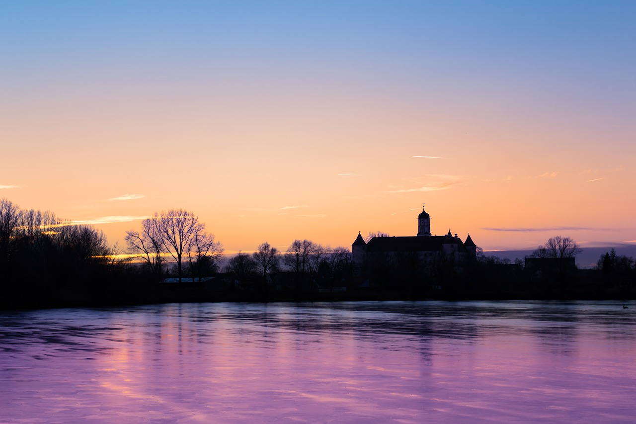 lake castle sunrise free photo