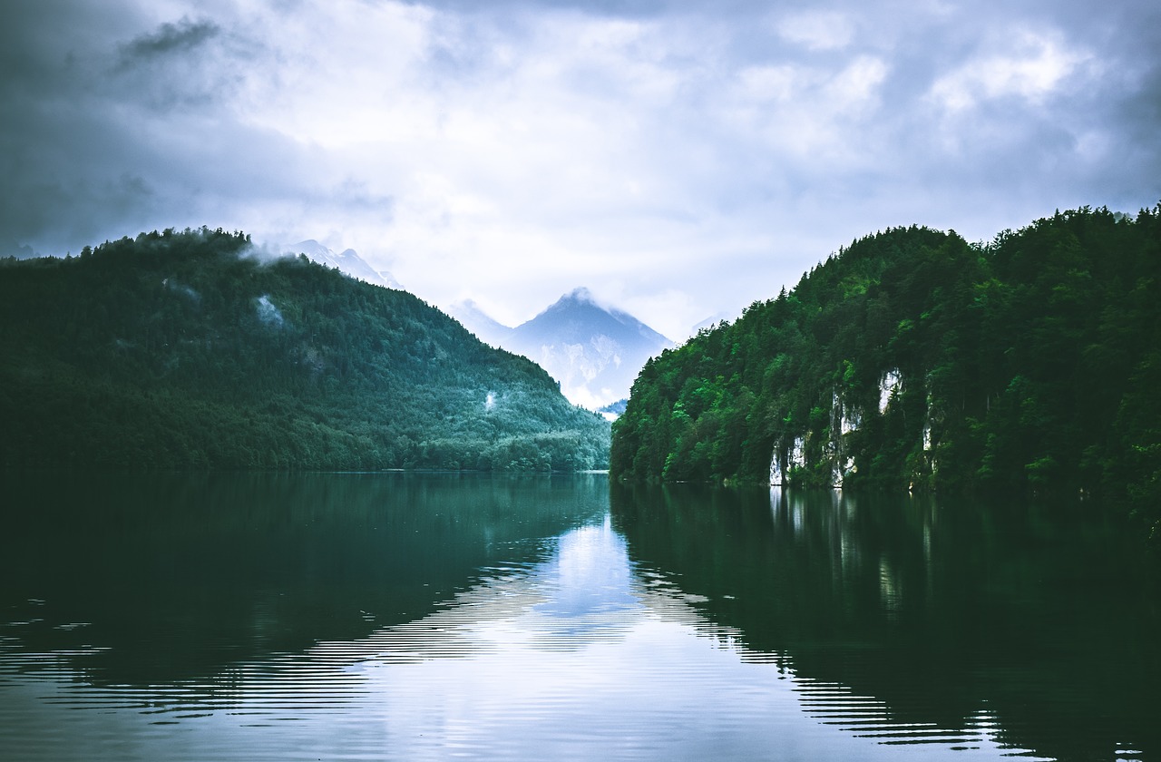 lake water reflection free photo