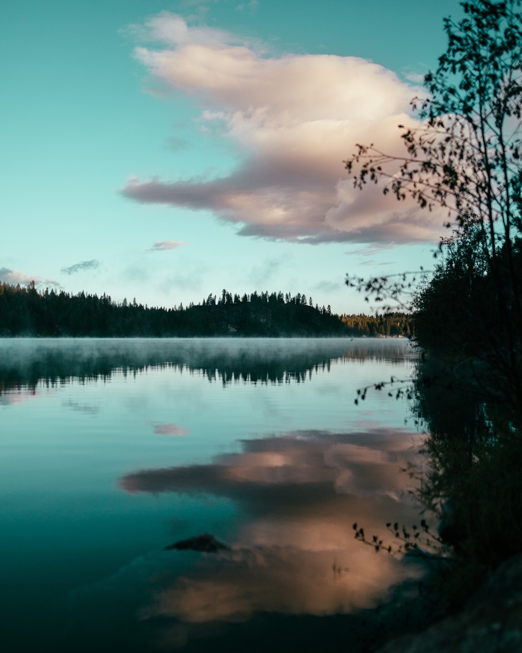 lake water reflection free photo