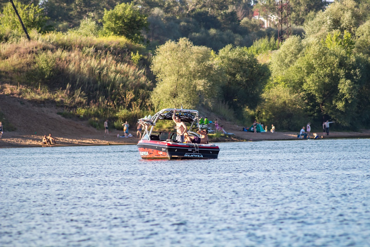 lake vacation boat free photo