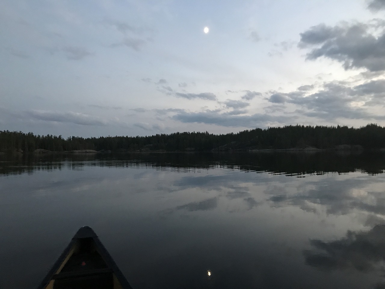 lake forest canoeing free photo