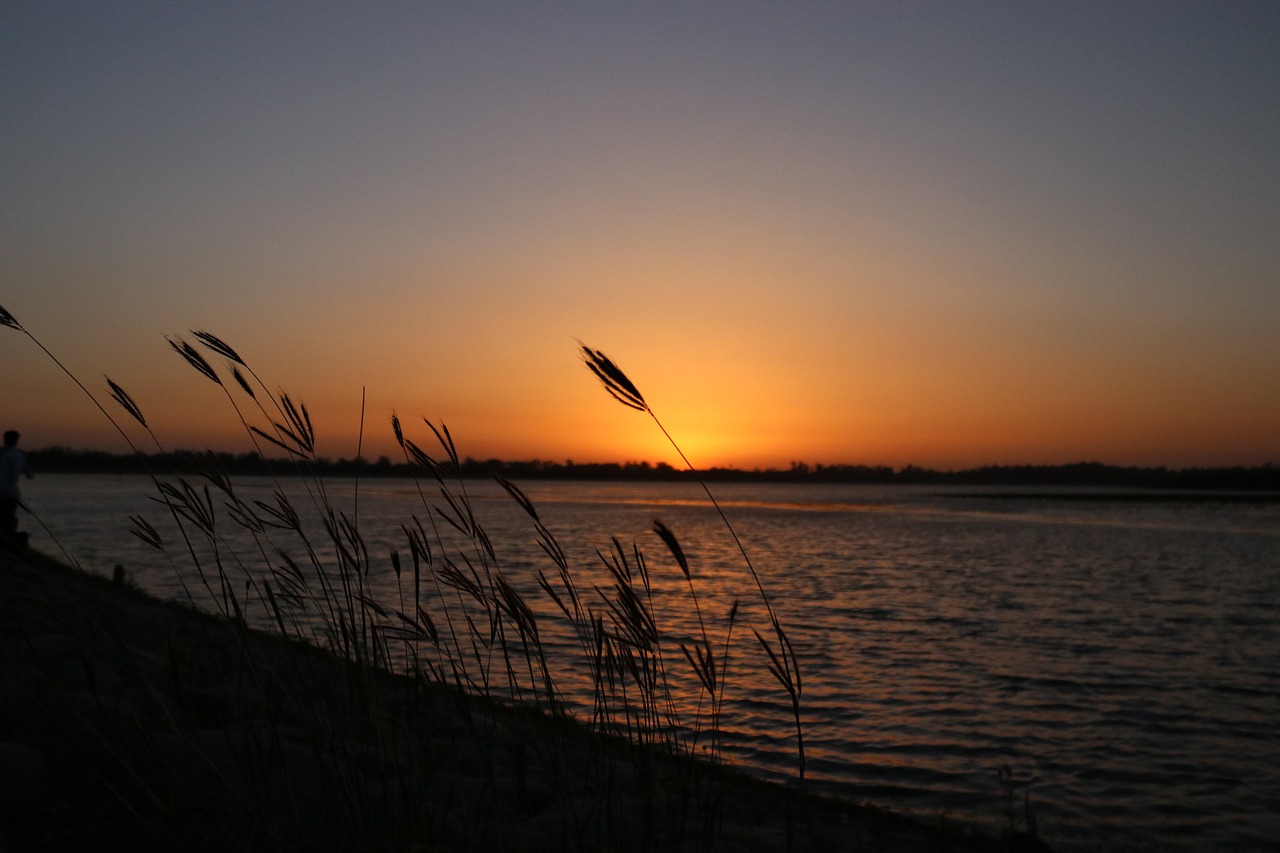 lake sunset water free photo