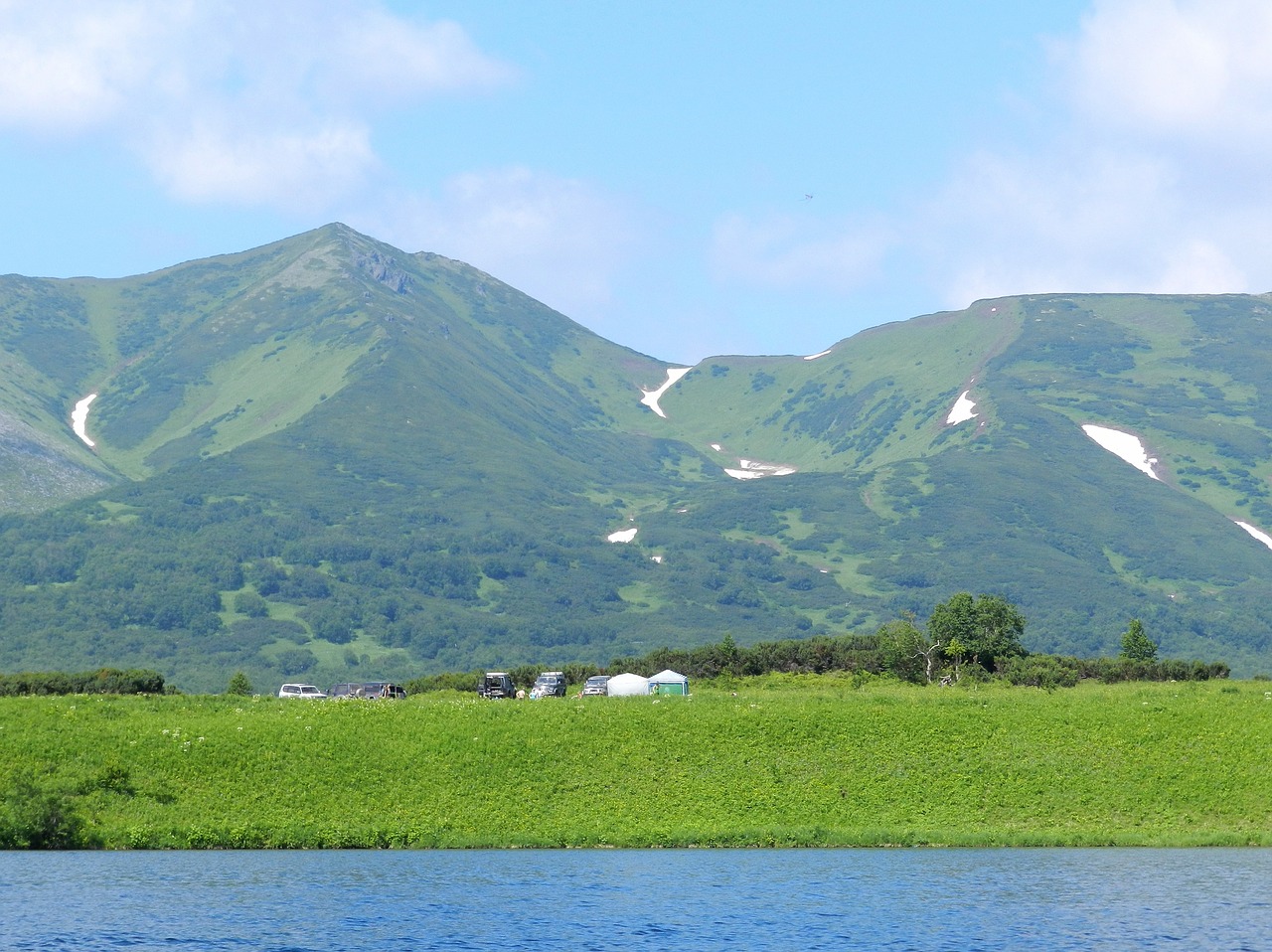 lake mountains forest free photo