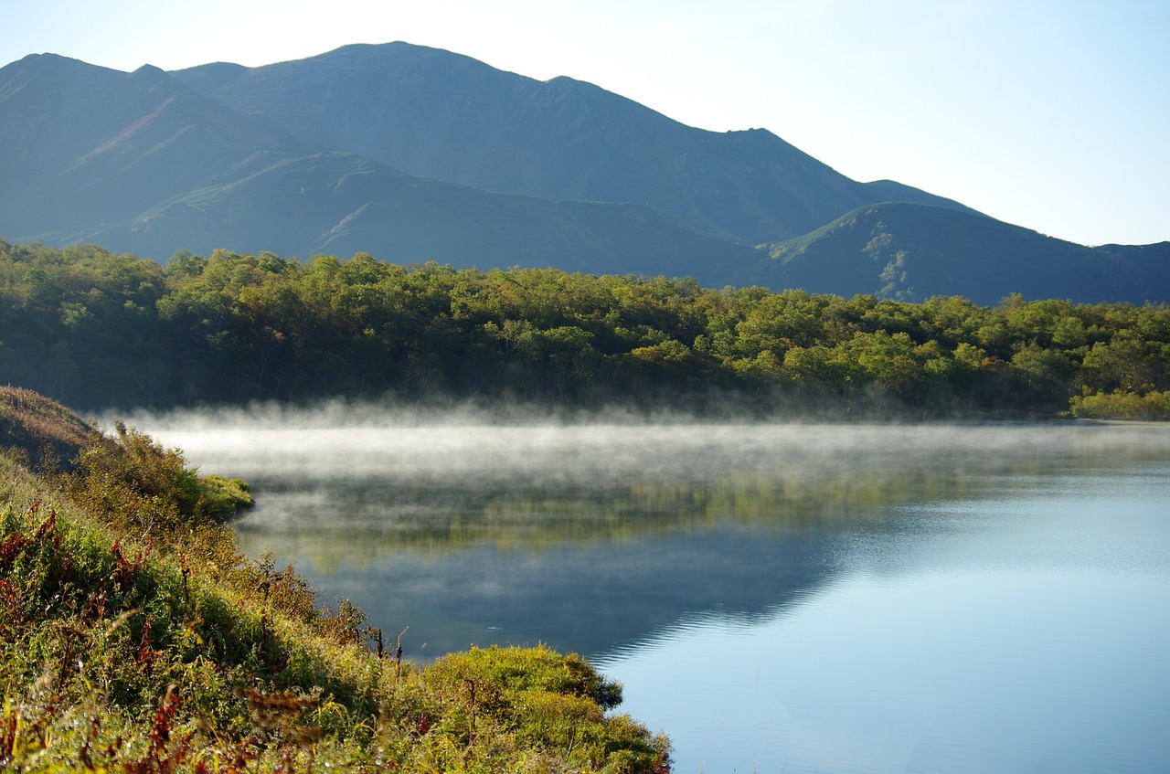 lake mountains morning free photo