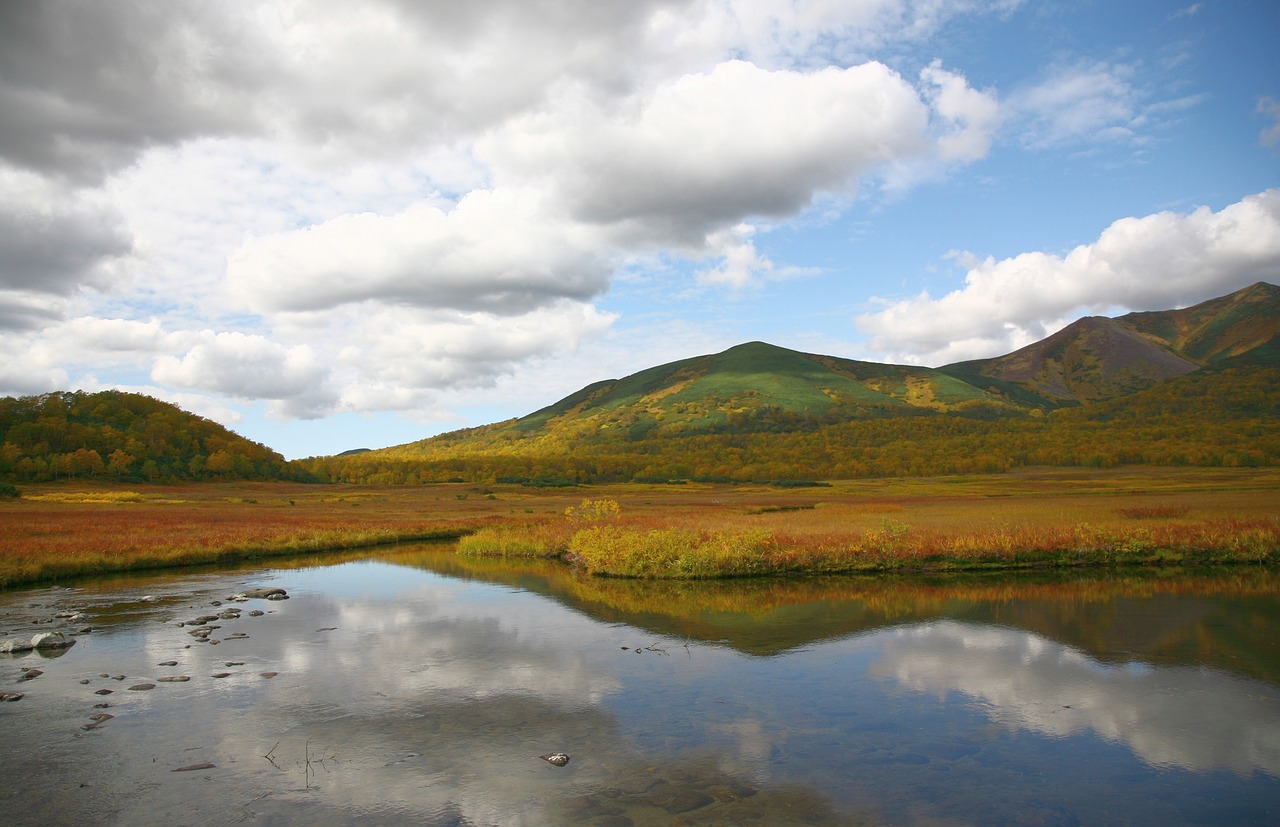 lake mountains sky free photo