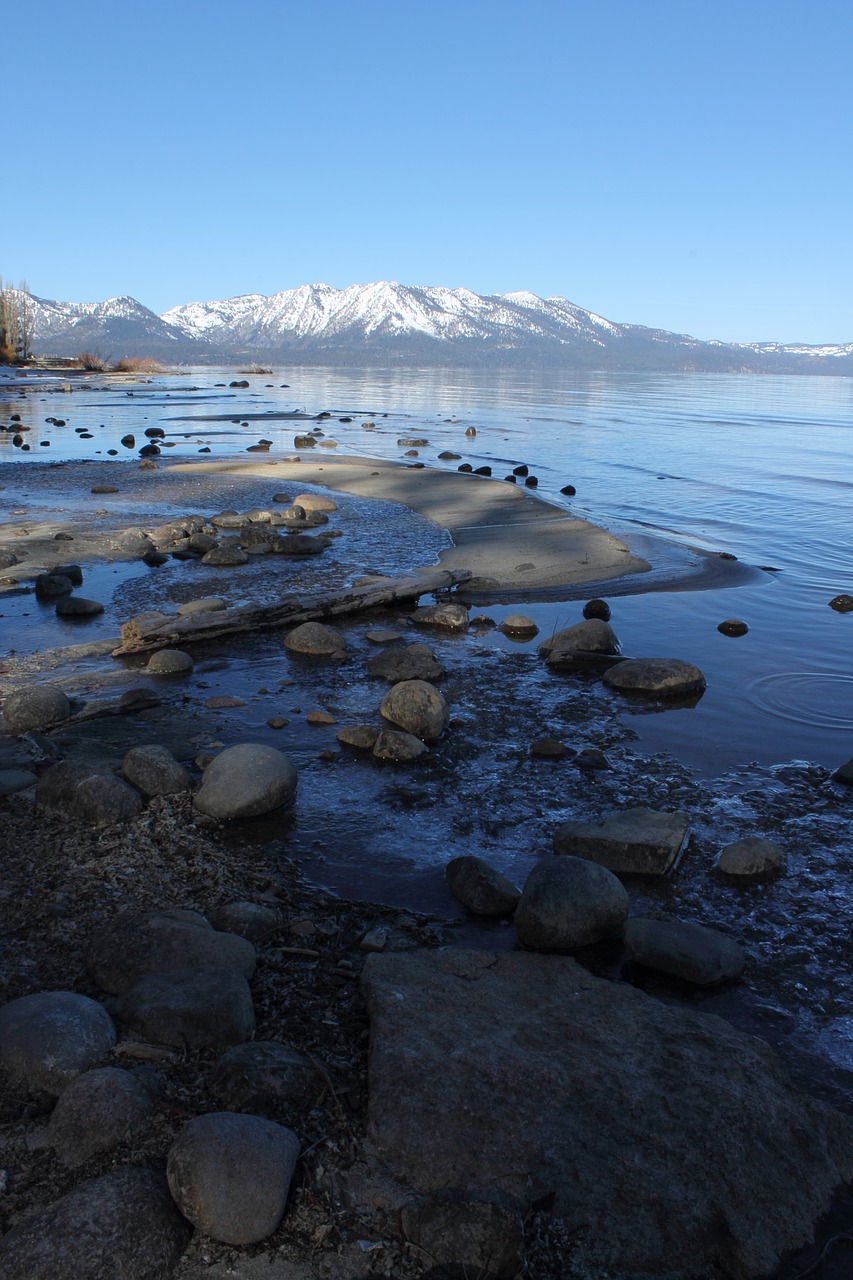 lake water mountains free photo