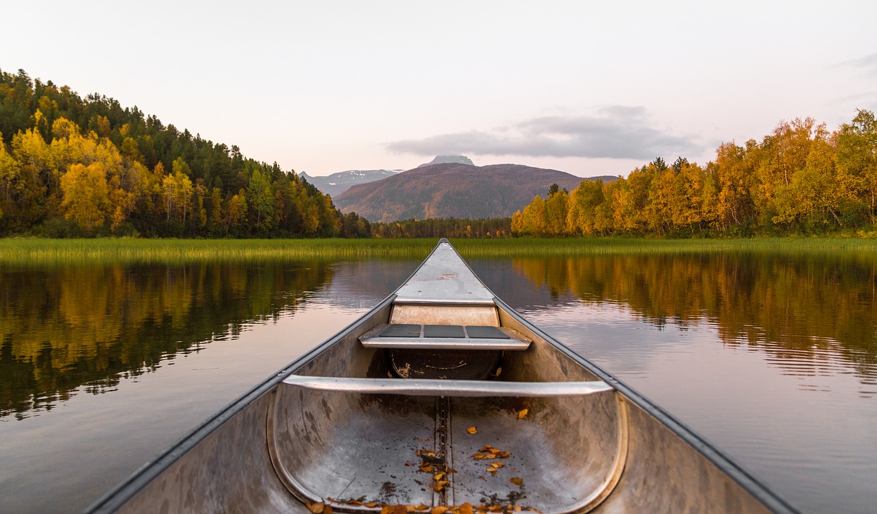 lake canoe kayak free photo