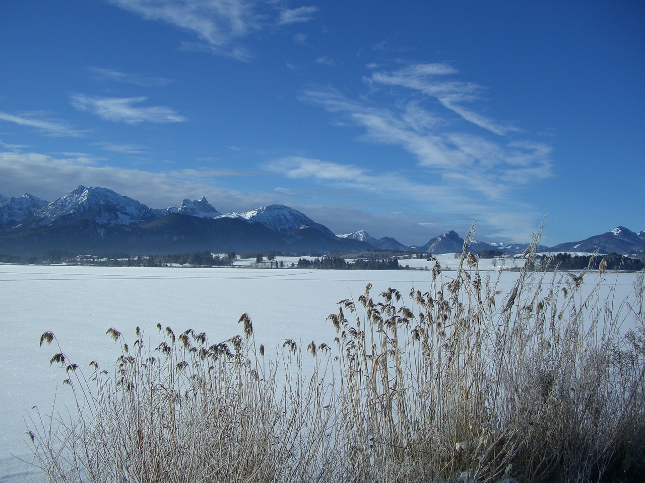 lake mountains mountain panorama free photo