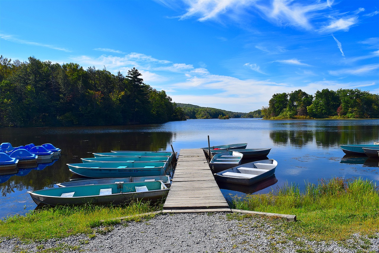 lake dock boats free photo