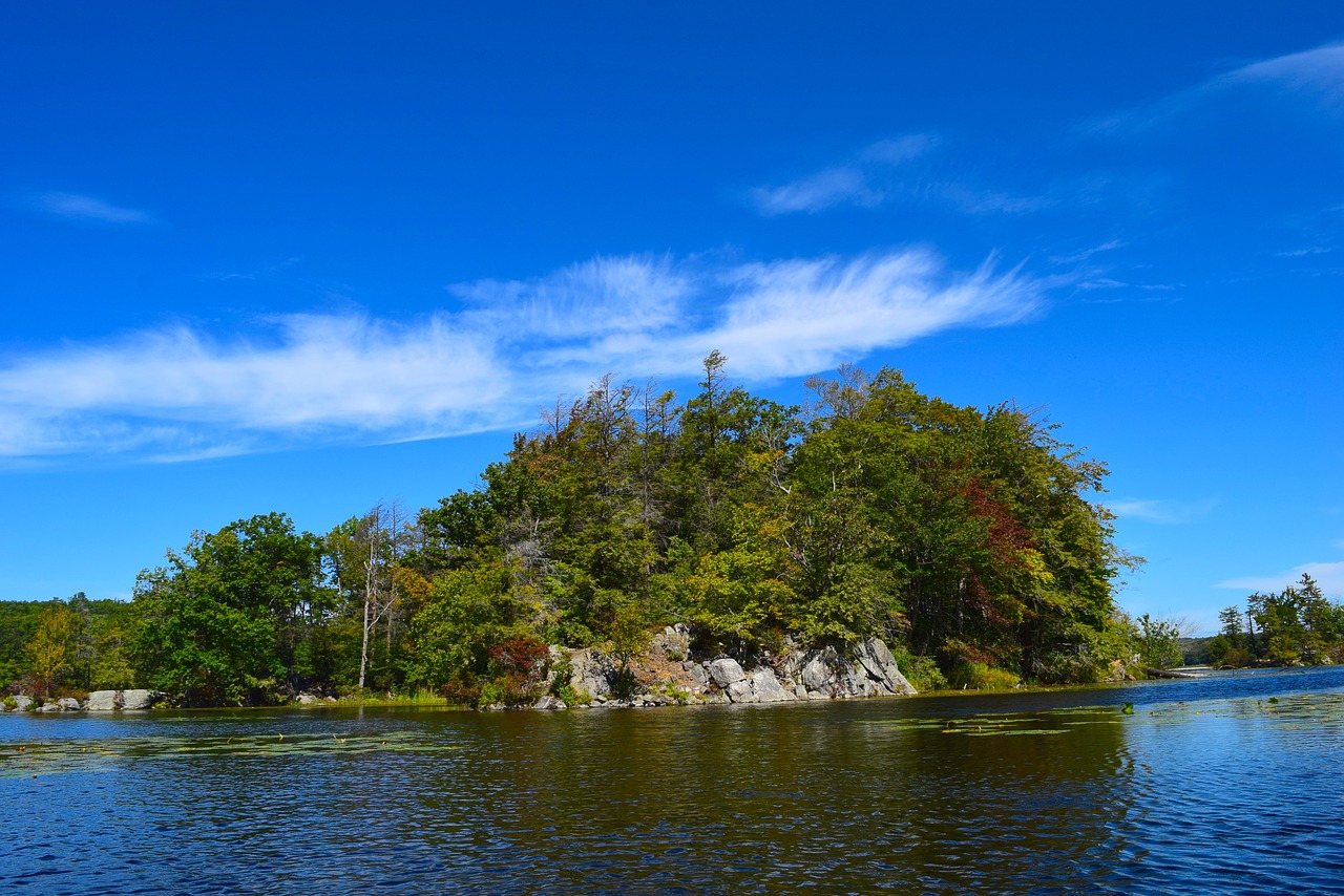 lake island water free photo