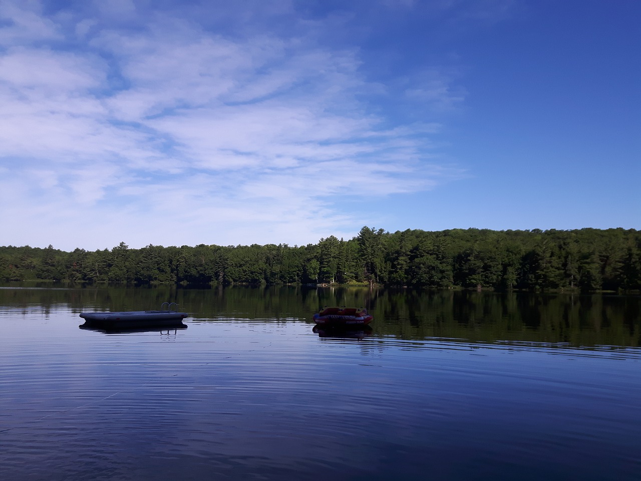 lake water toys water with trees free photo