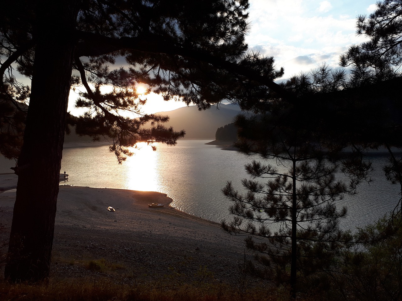 lake lago ampollino sila free photo