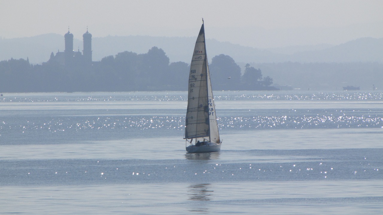 lake sailing boat boot free photo