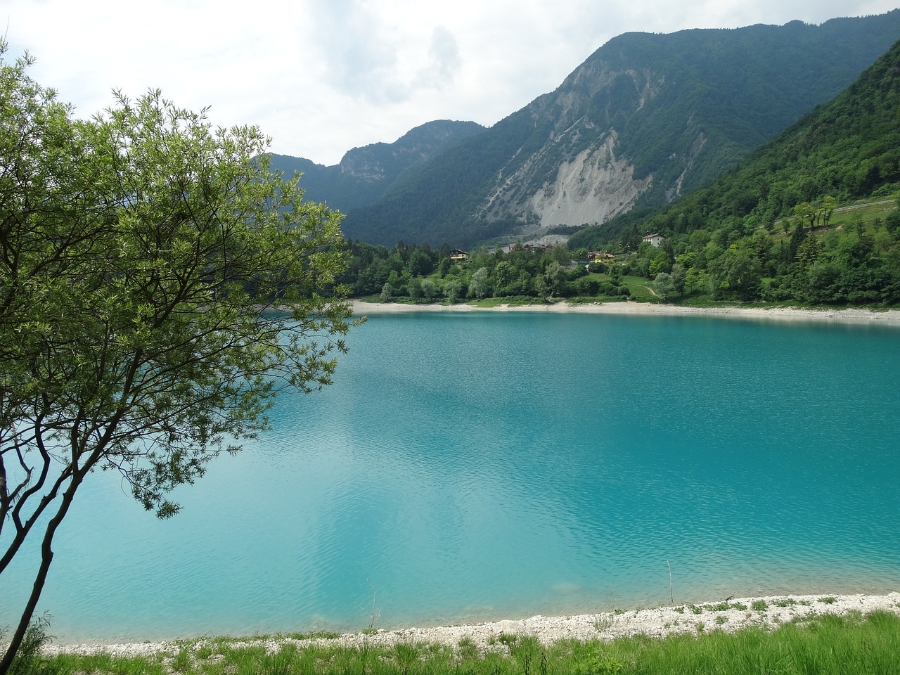 lake turquoise nature free photo