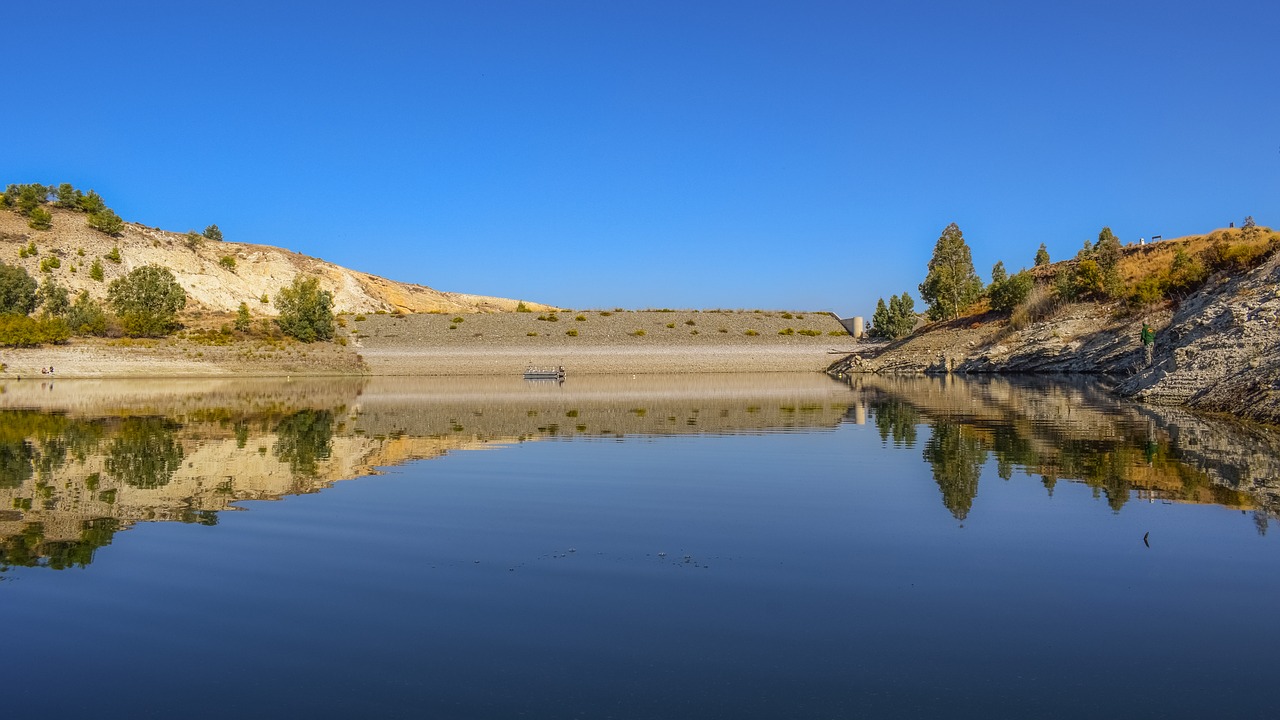 lake landscape mountains free photo