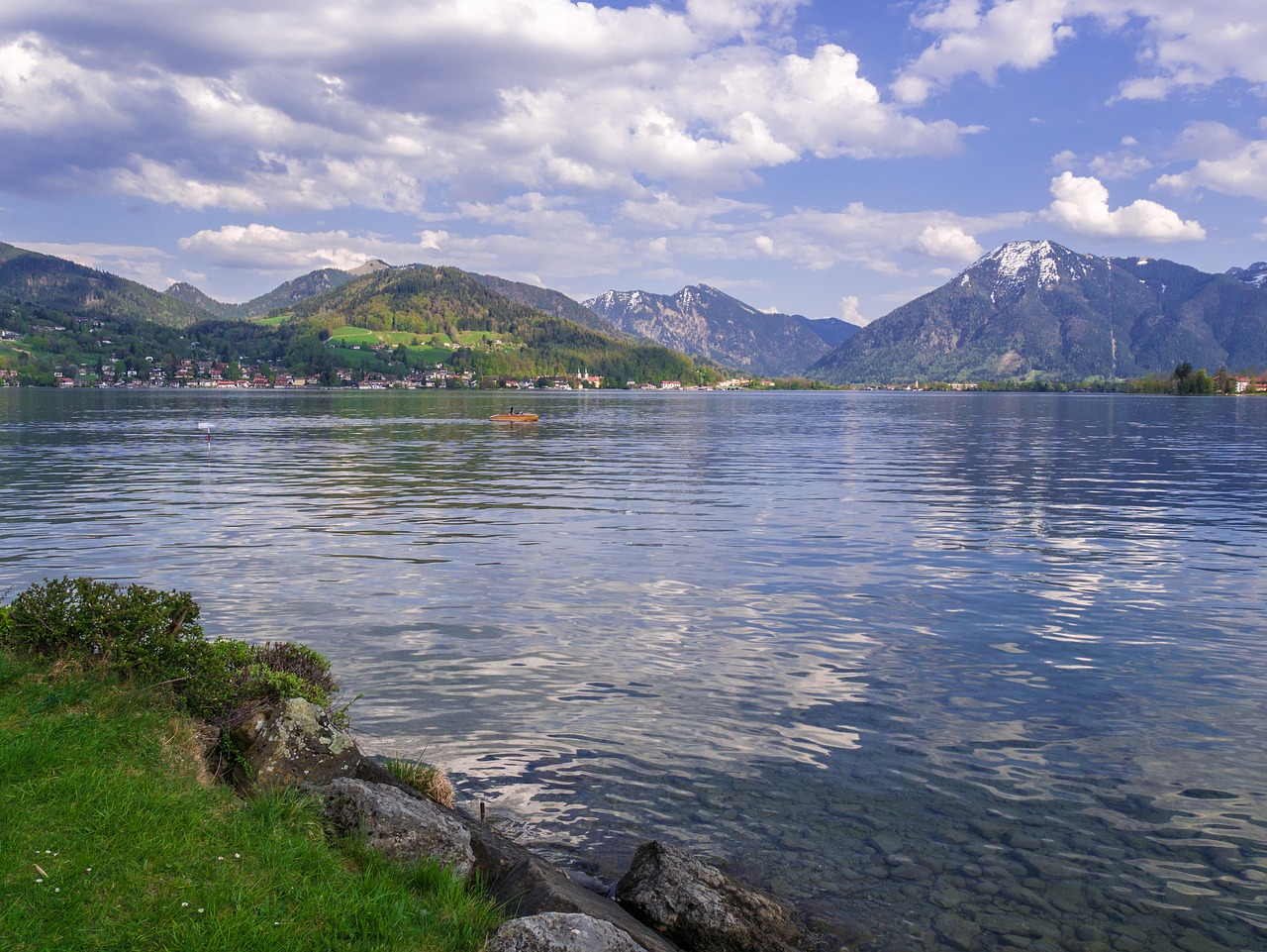 lake  sky  mountains free photo