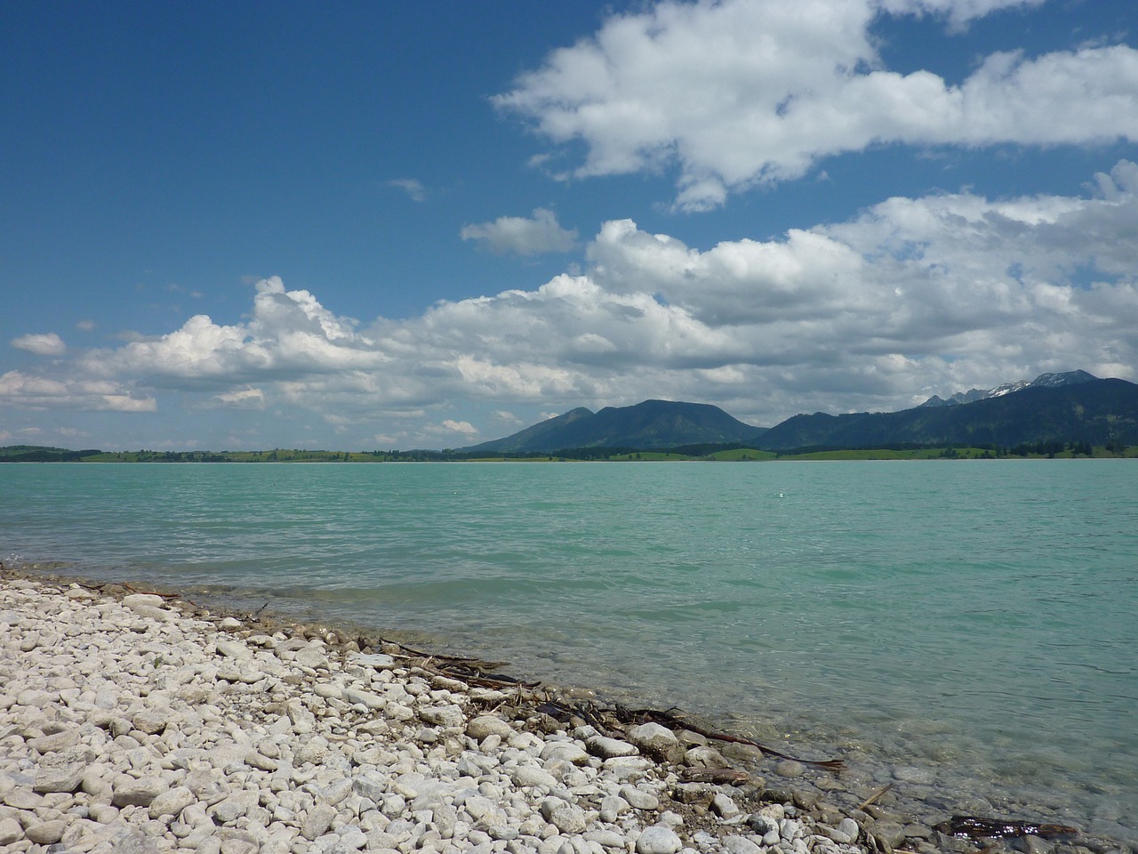 lake mountains lakeside free photo