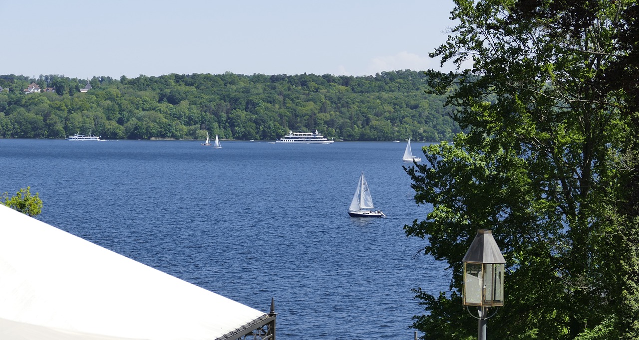 lake  water  ship free photo