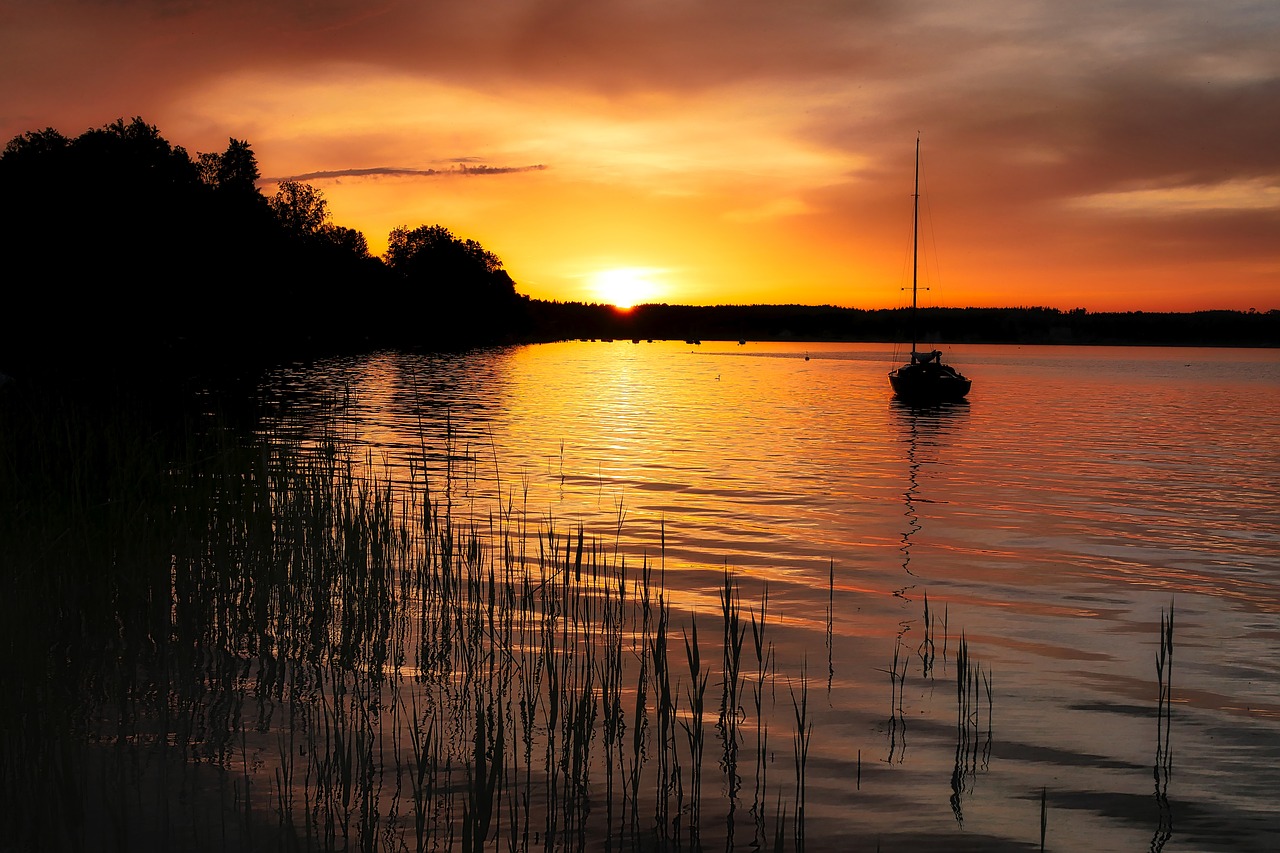 lake  sunset  abendstimmung free photo