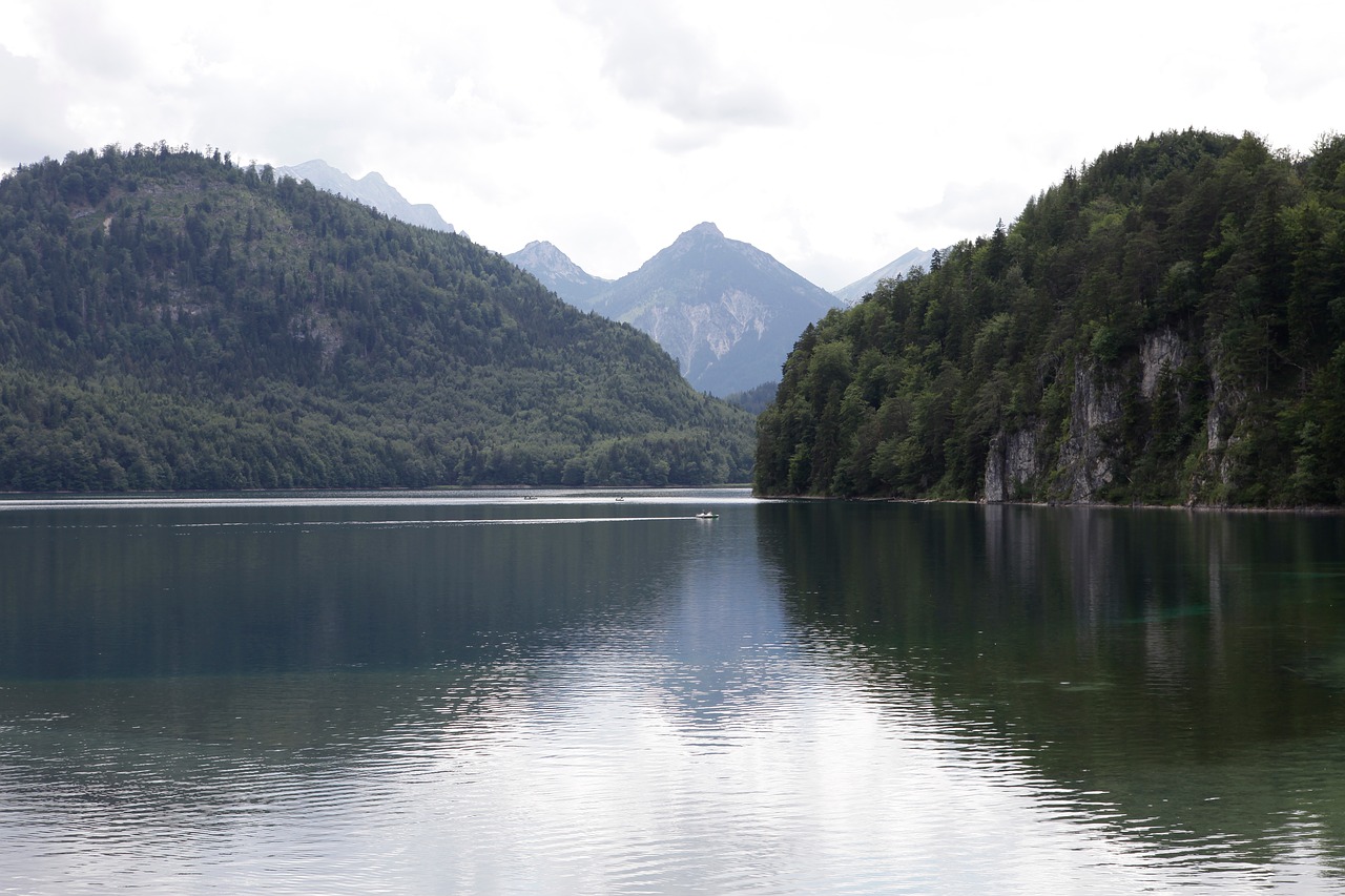 lake  mountains  sky free photo