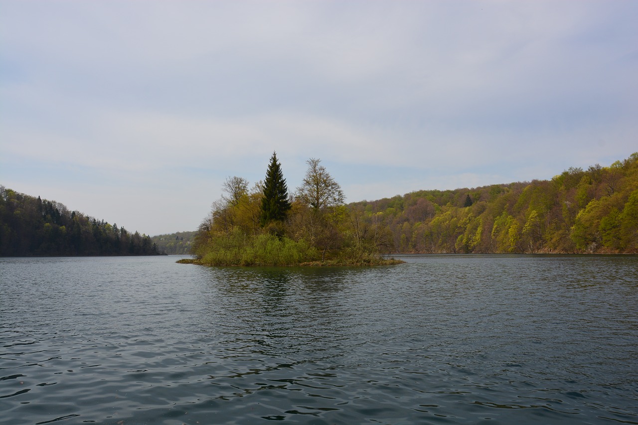 lake  landscape  nature free photo