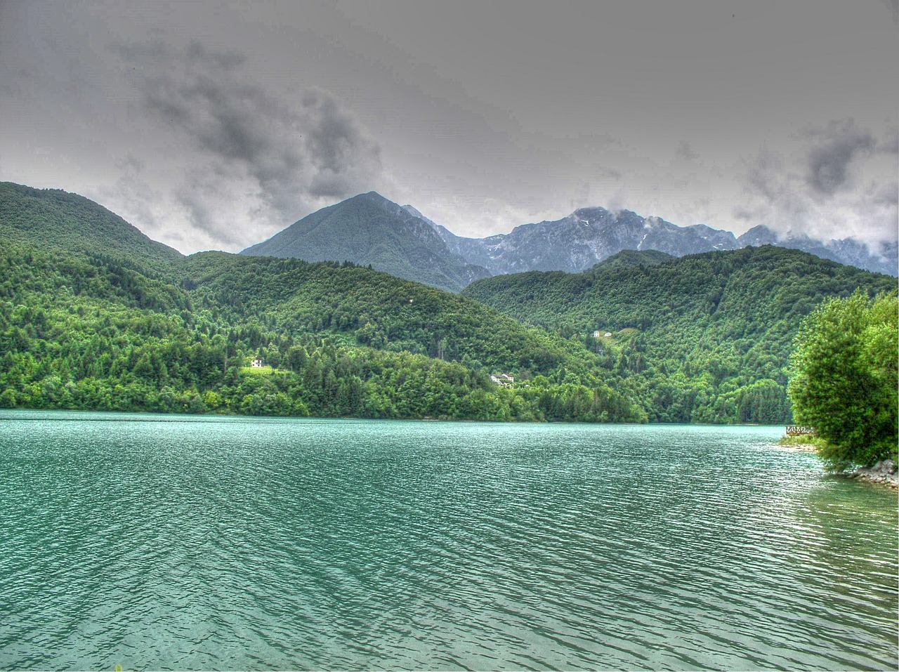 lake mountains water free photo