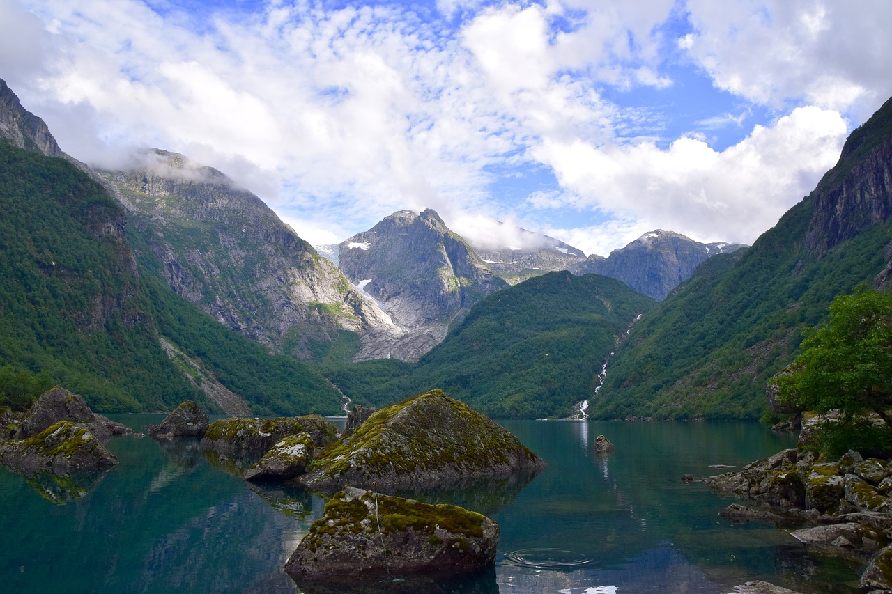 lake  mountains  landscape free photo