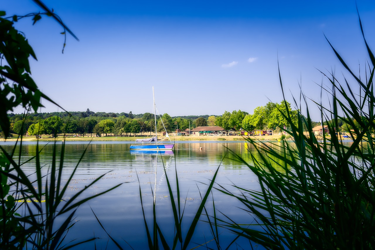 lake  boat  summer free photo