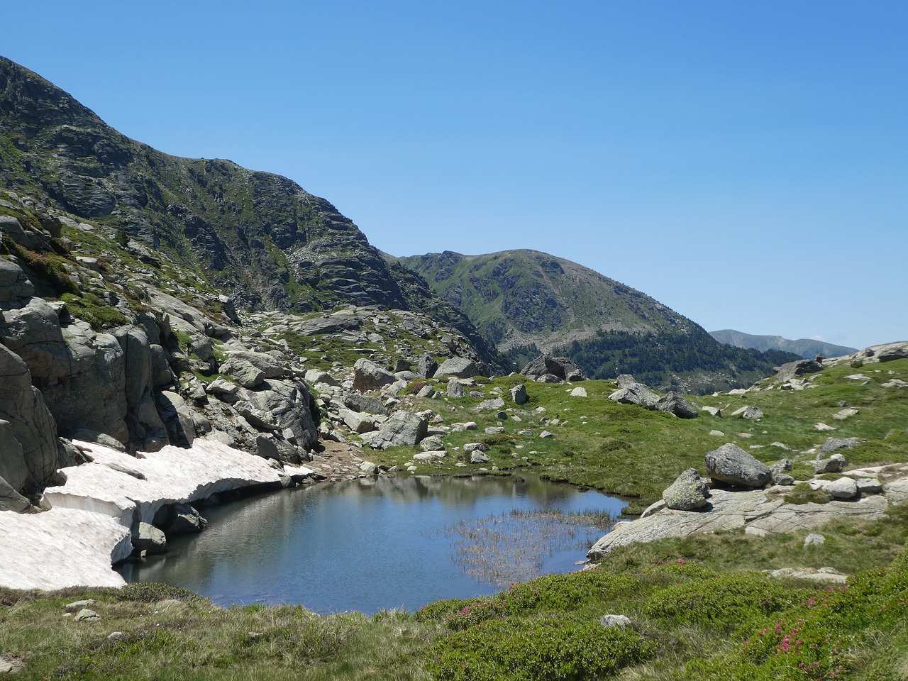 lake  landscape  mountain free photo