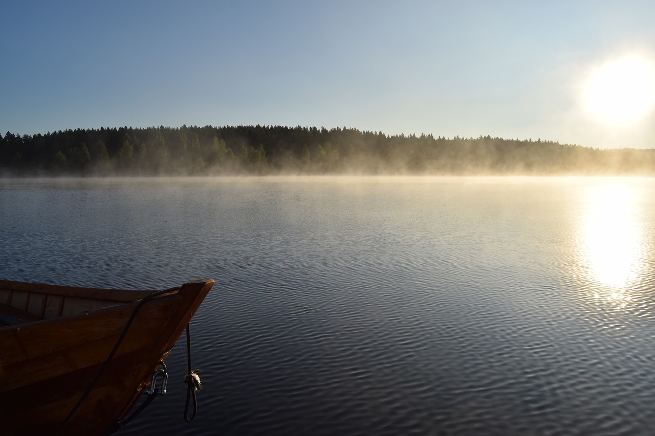 lake  landscape  sunrise free photo