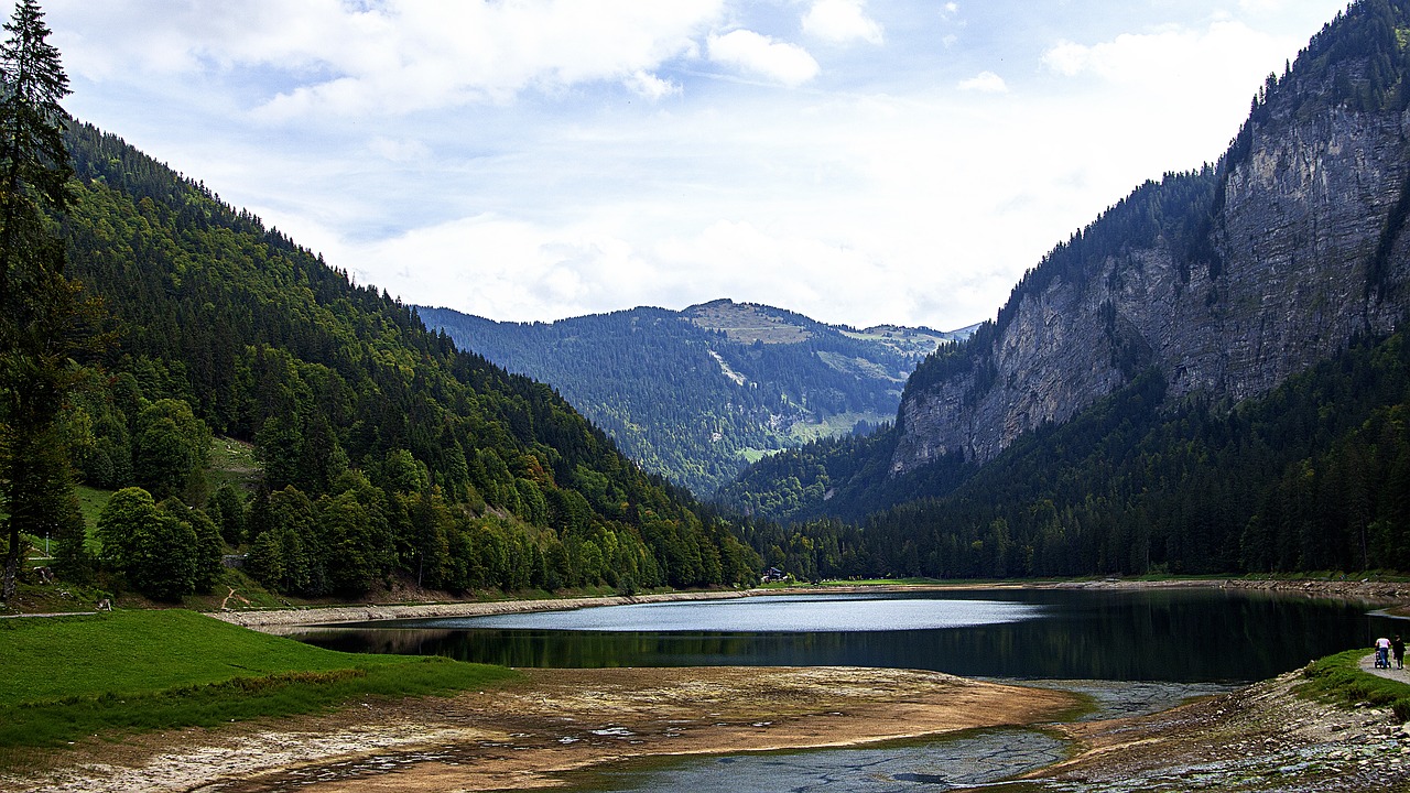 lake  haute-savoie  mountain free photo