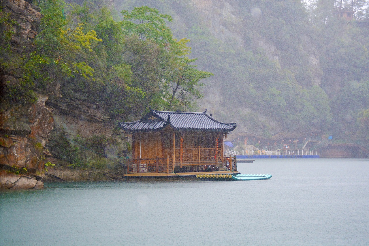 lake  baofeng  zhangjiajie free photo