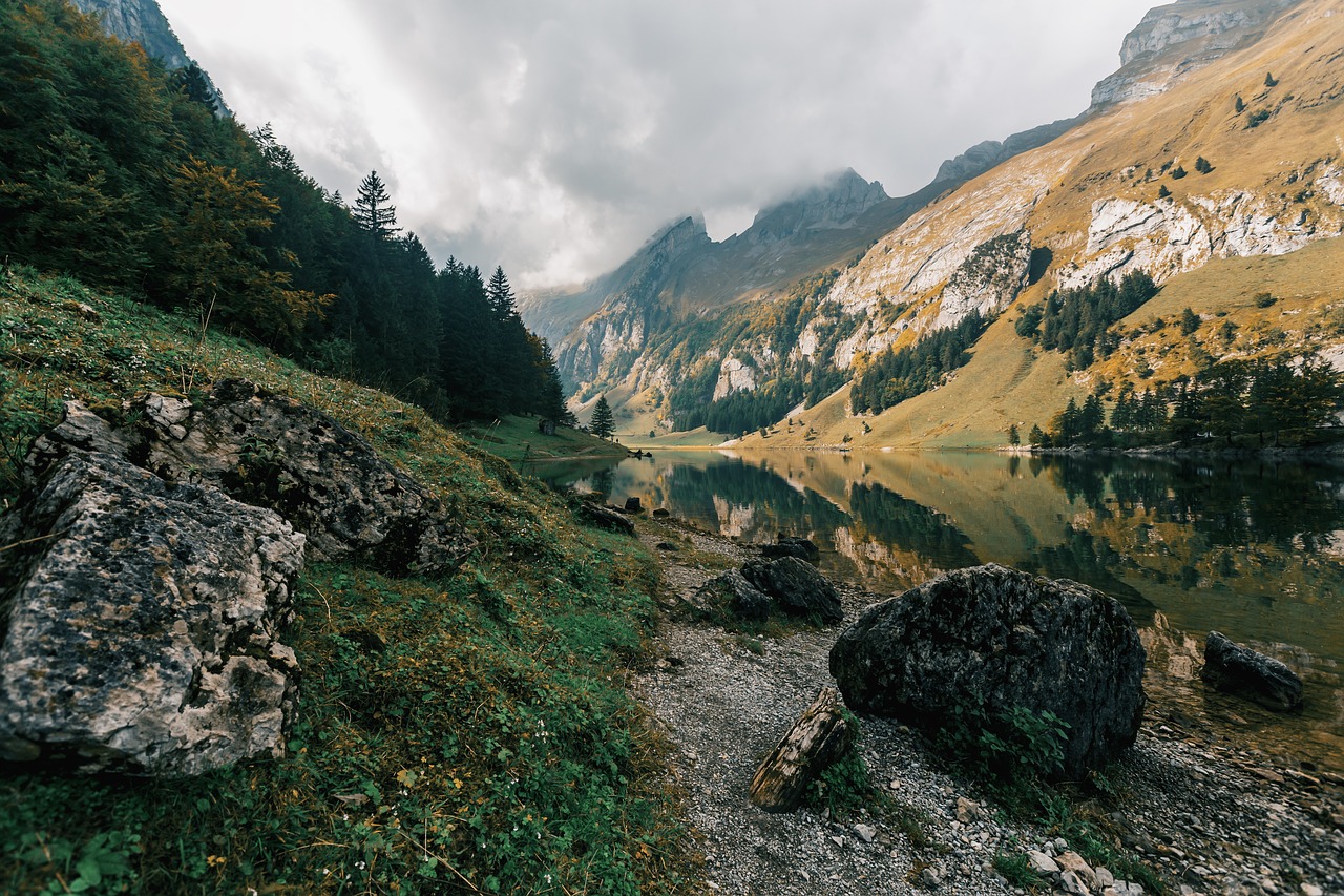 lake  mountains  nature free photo