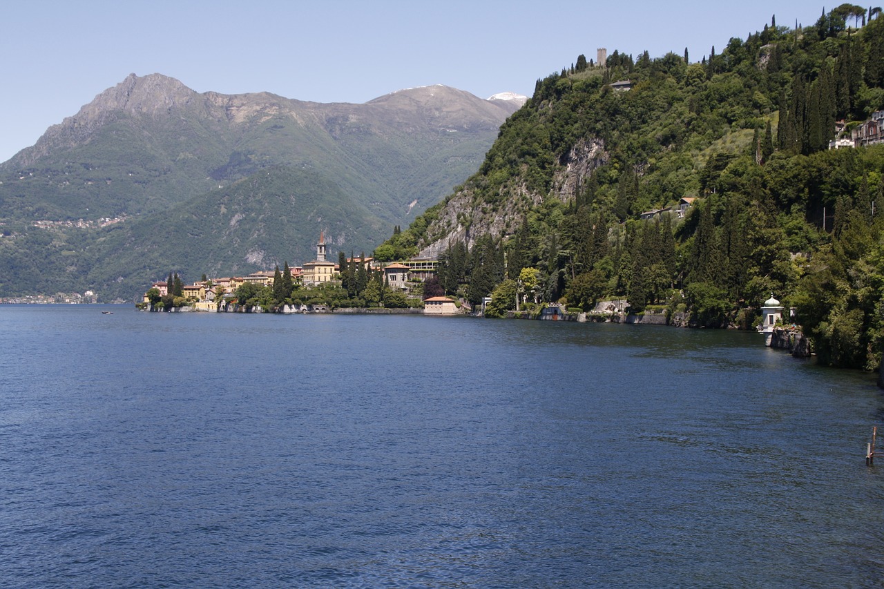 lake  mountains  varenna free photo