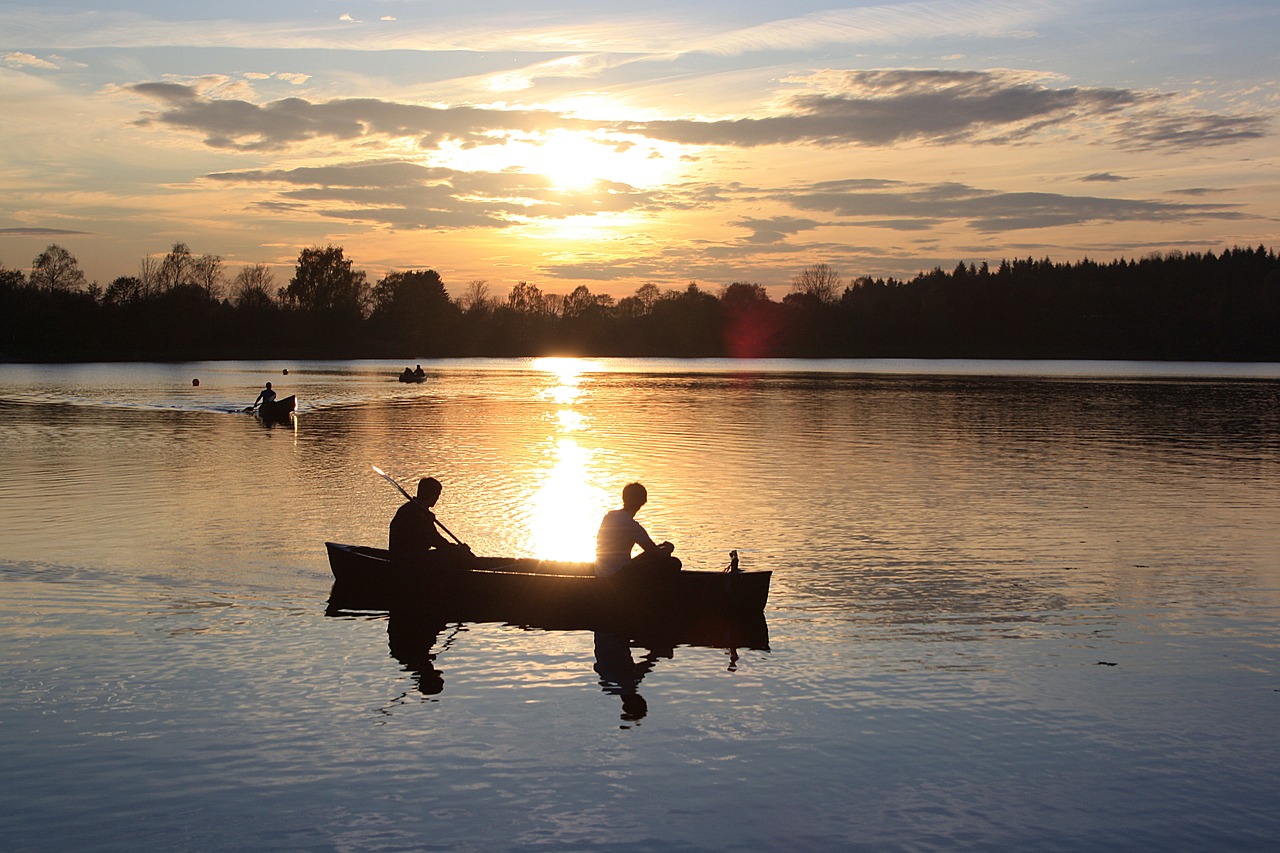 lake  water  canoeing free photo