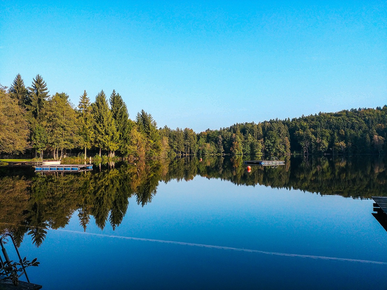 lake  tüttensee  mirroring free photo