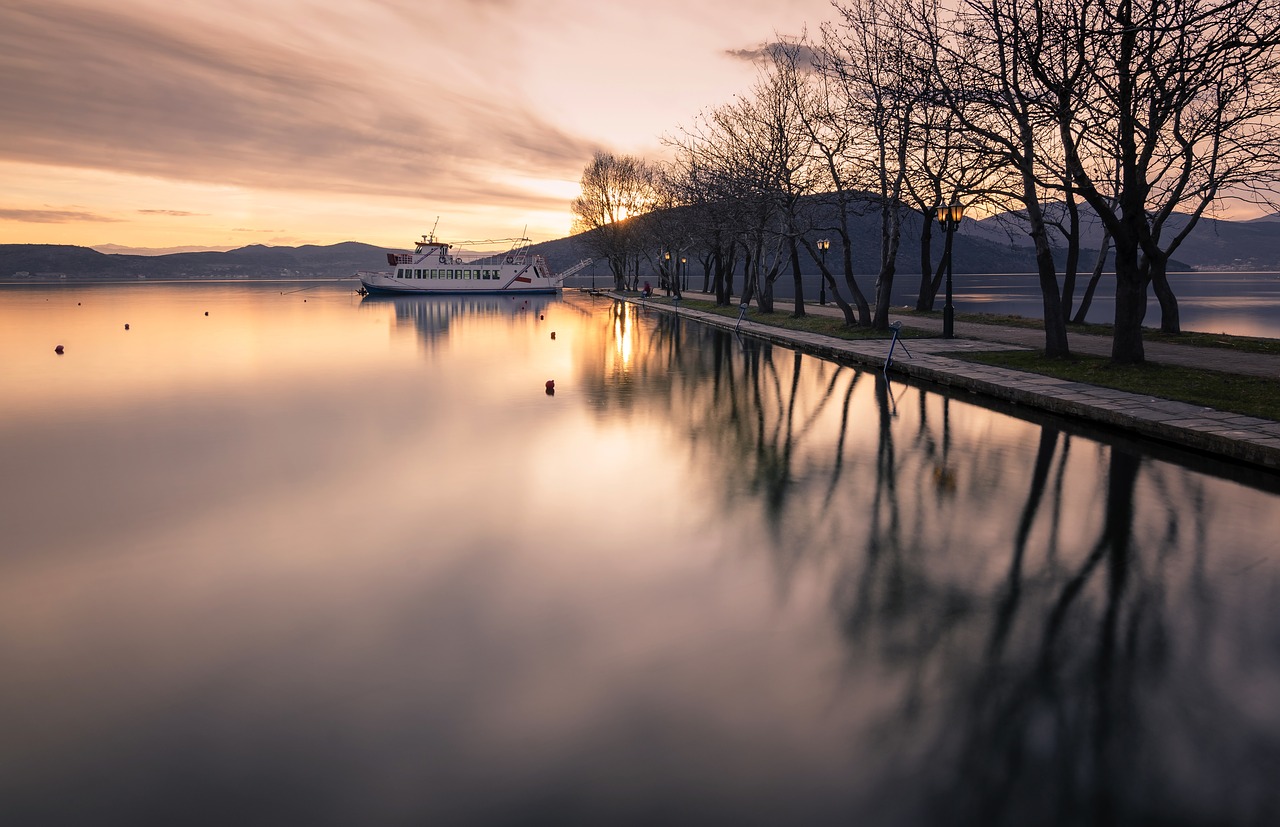 lake  boat  water free photo