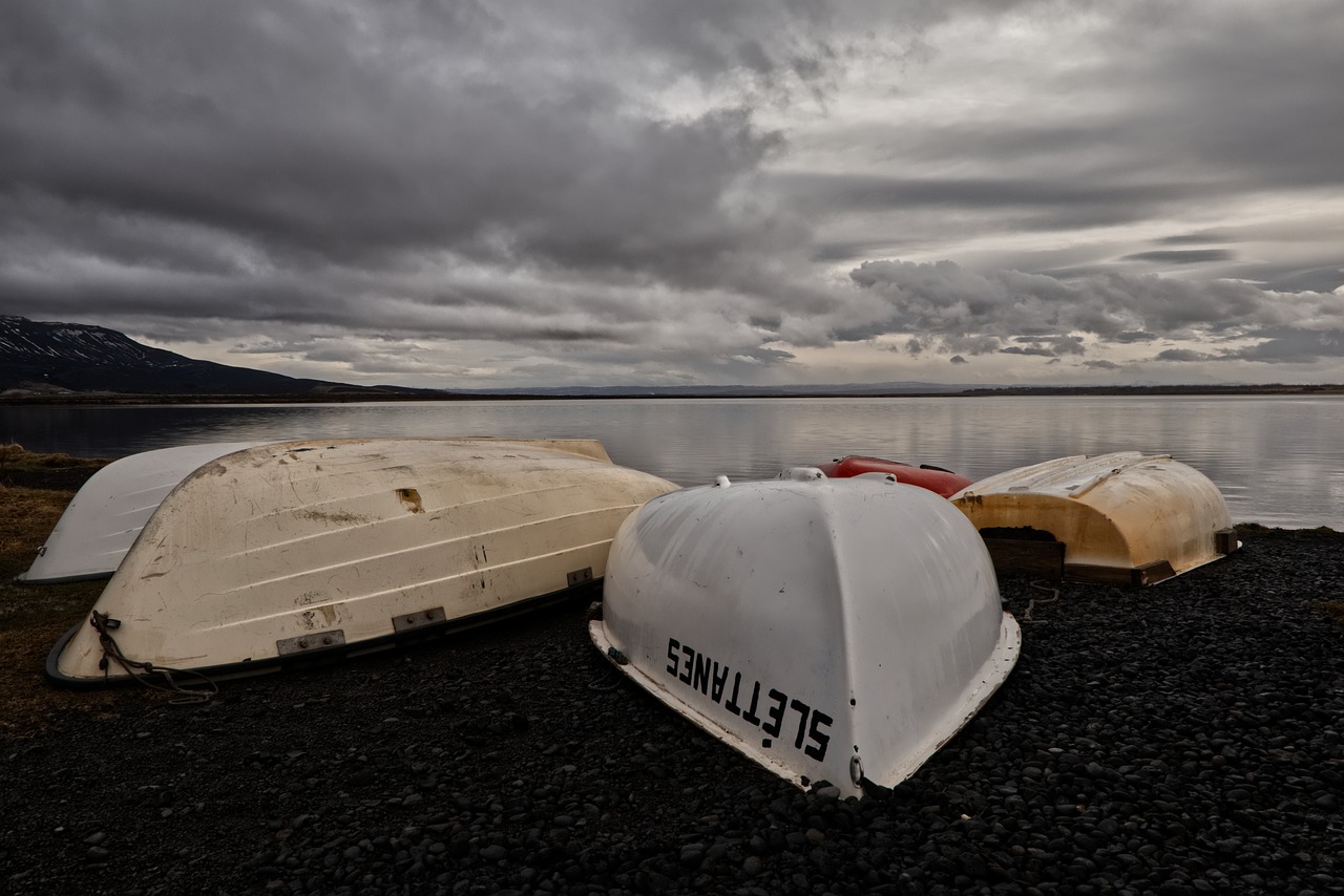 lake  kayak  canoeing free photo